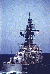 U.S.S. EDSON l�uft nach dem RAS ab